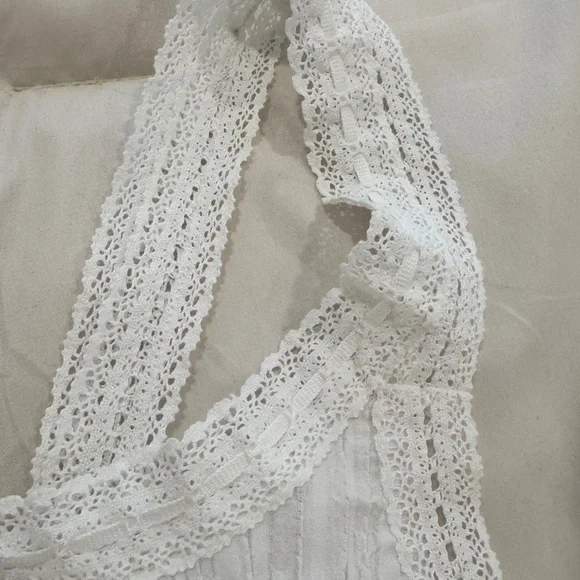 American Eagle Outfitters White Smocked Tie Front Tank Top - Picture 3 of 4